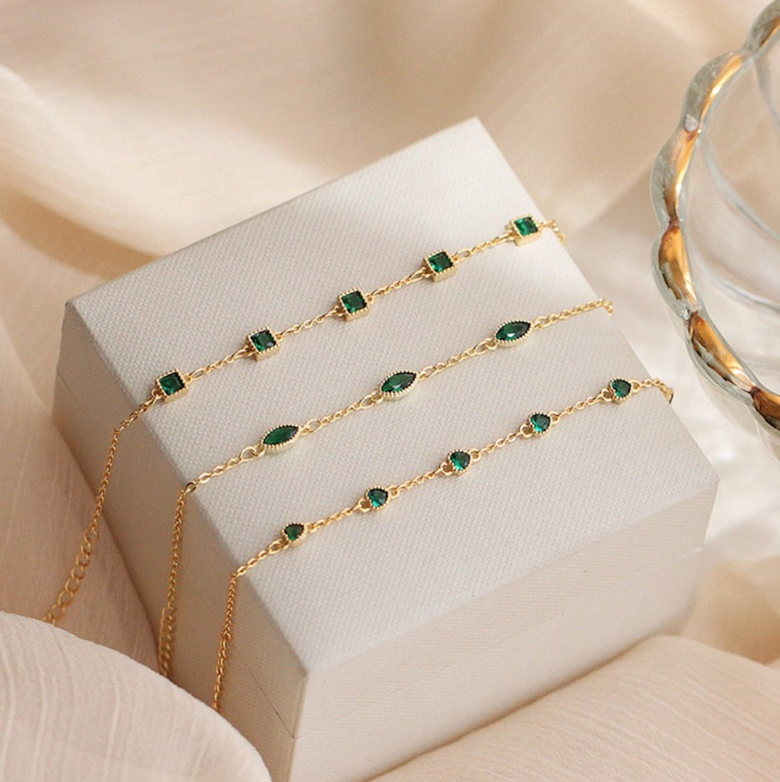 Koninklijke smaragdgroene elegante gouden vermeil armbanden